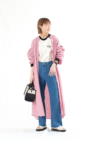 洋服の着用イメージ写真